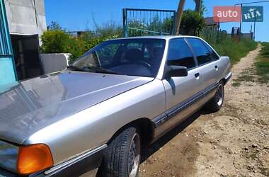 Седан Audi 100 1988 в Малодолинском