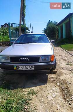Седан Audi 100 1988 в Малодолинском