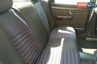 Седан Audi 100 1988 в Малодолинском