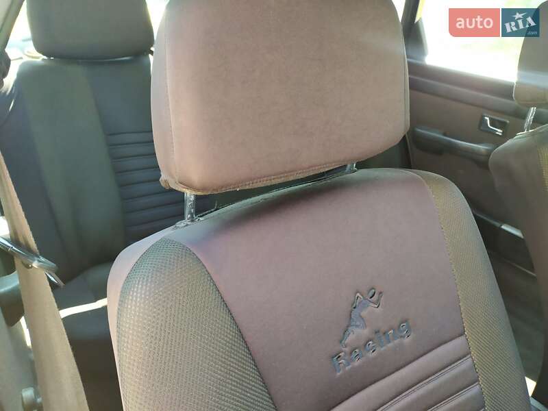 Седан Audi 100 1988 в Малодолинском