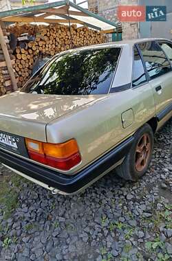 Седан Audi 100 1989 в Луцке