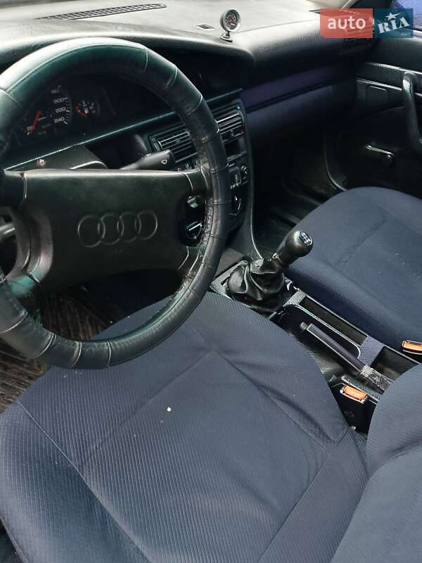 Седан Audi 100 1992 в Рудки