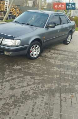 Седан Audi 100 1991 в Любешове