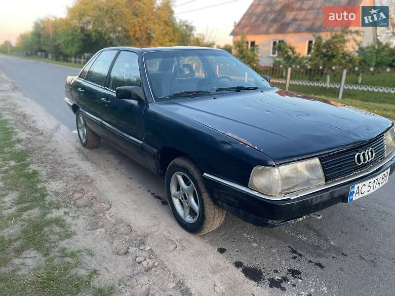 Седан Audi 100 1983 в Ратным