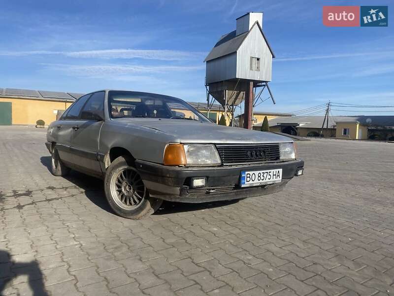 Audi 100 1986 Audi 100 1986