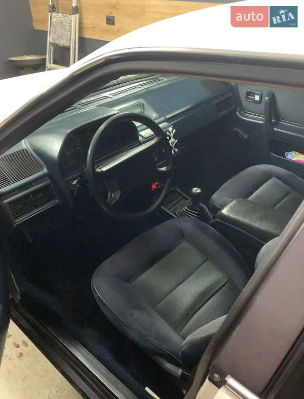 Седан Audi 100 1986 в Володимирі фото 6 Седан Audi 100 1986 в Володимирі