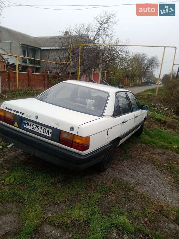 Седан Audi 100 1985 в Одессе фото 2 Седан Audi 100 1985 в Одессе
