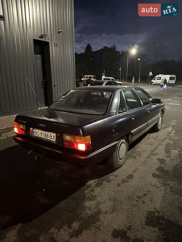 Седан Audi 100 1990 в Чорткове