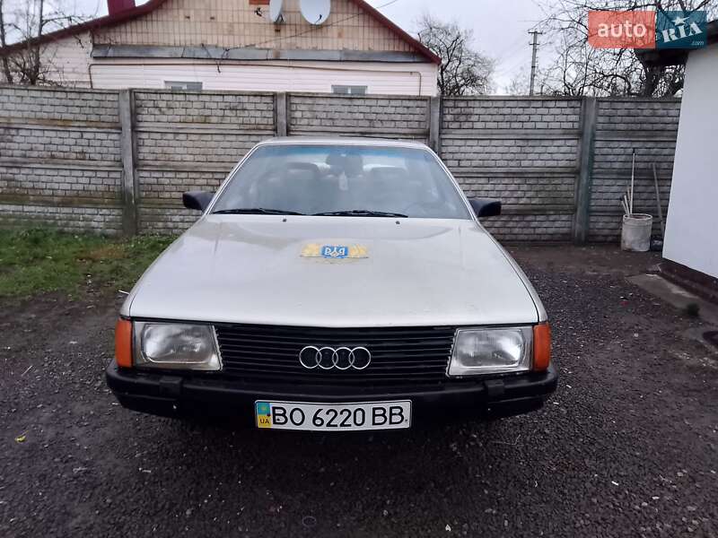 Седан Audi 100 1986 в Ровно