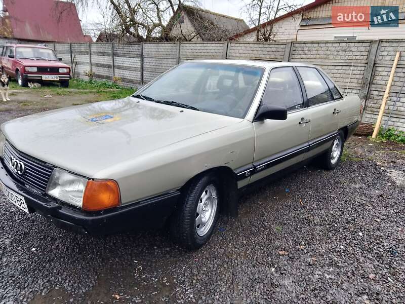 Седан Audi 100 1986 в Ровно