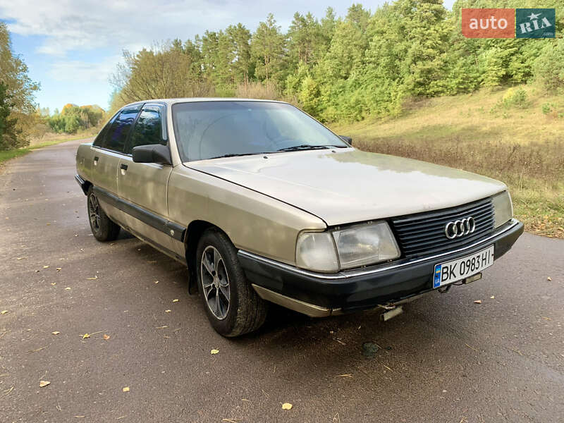 Седан Audi 100 1988 в Рівному