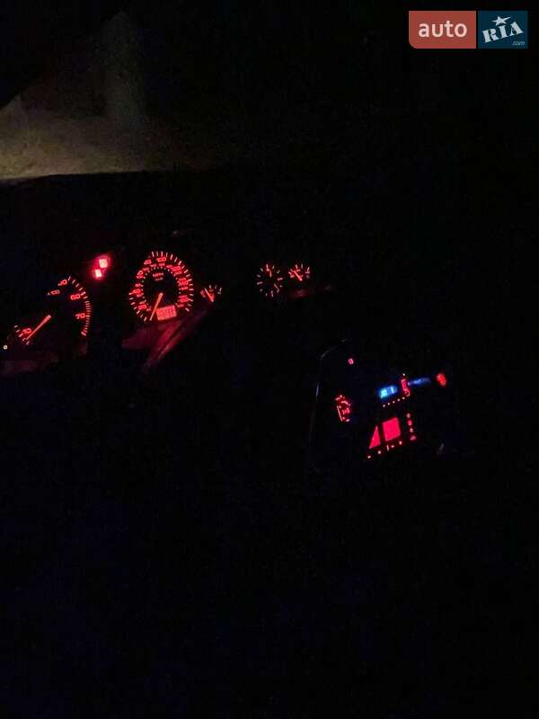 Седан Audi 100 1992 в Вараші