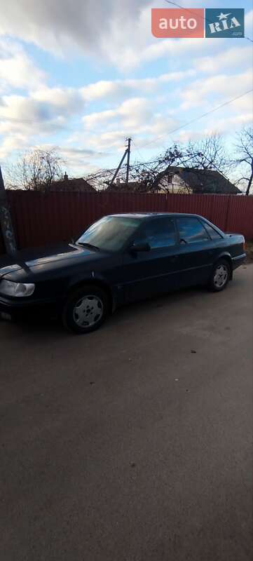 Седан Audi 100 1992 в Вараші