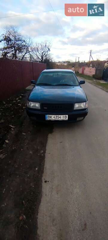 Седан Audi 100 1992 в Вараші