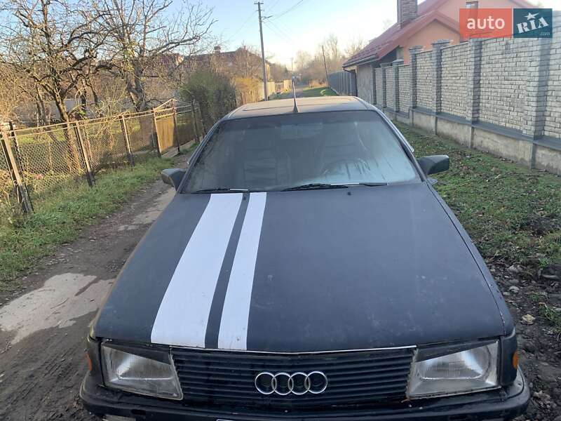 Седан Audi 100 1983 в Калуше