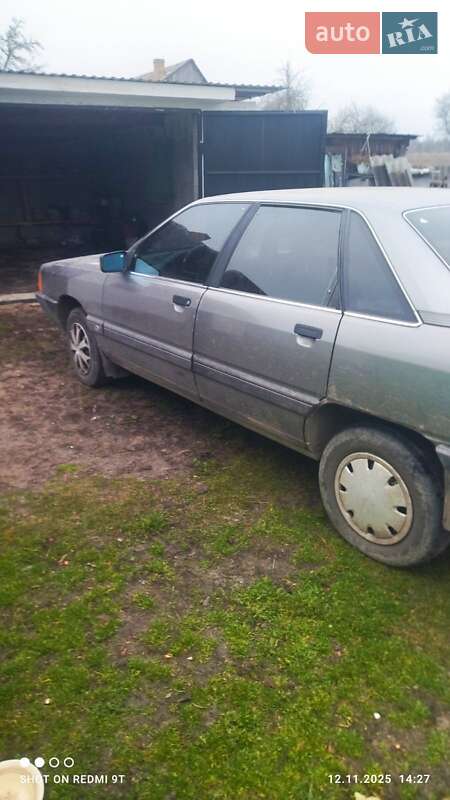Седан Audi 100 1988 в Рокитном