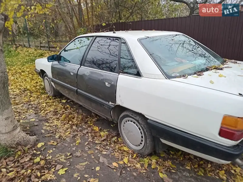 Audi 100