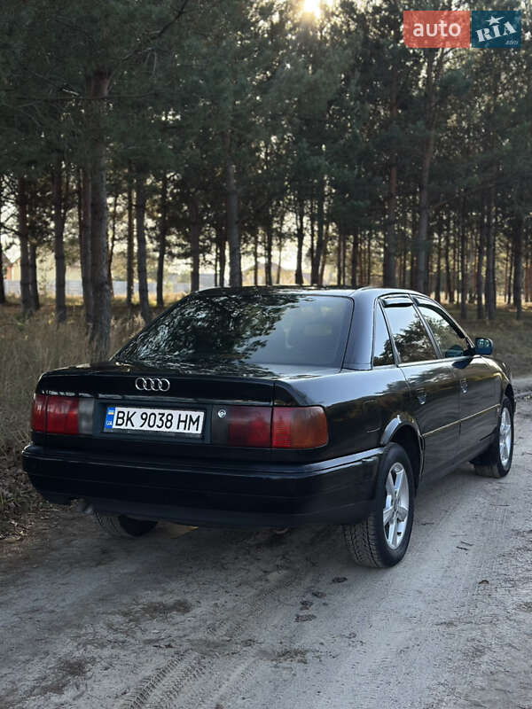 Седан Audi 100 1993 в Костополе