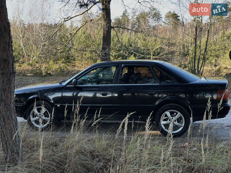 Седан Audi 100 1993 в Костополе