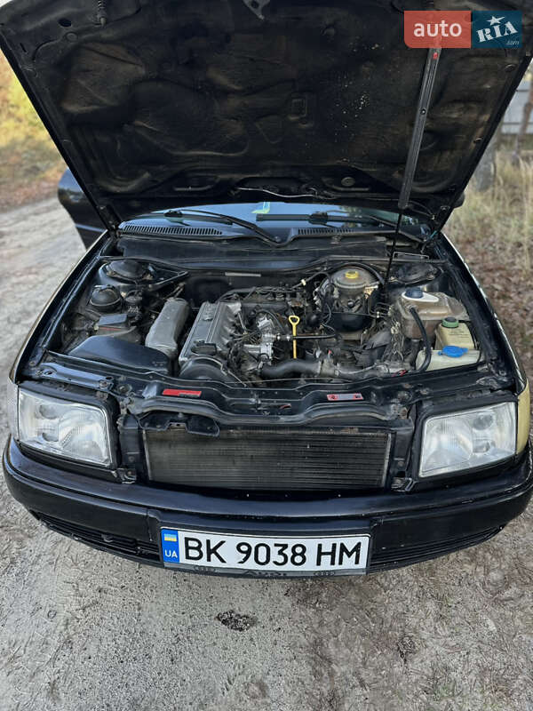 Седан Audi 100 1993 в Костополе