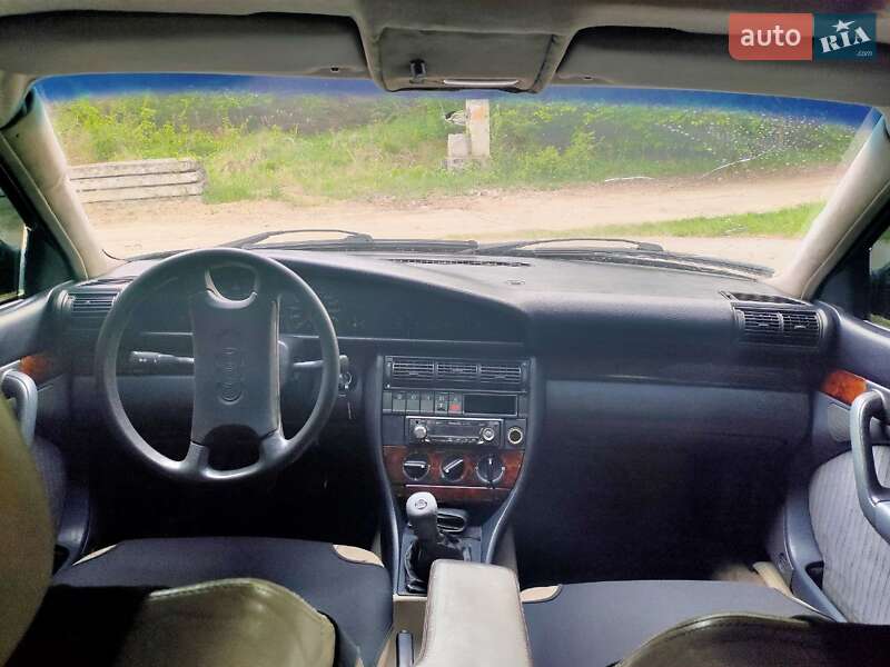 Седан Audi 100 1992 в Славуті