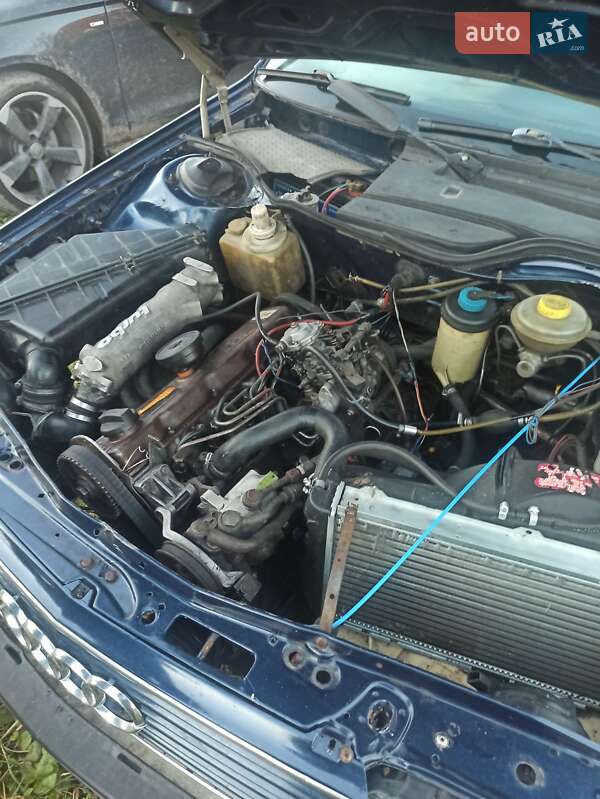 Седан Audi 100 1990 в Глухове