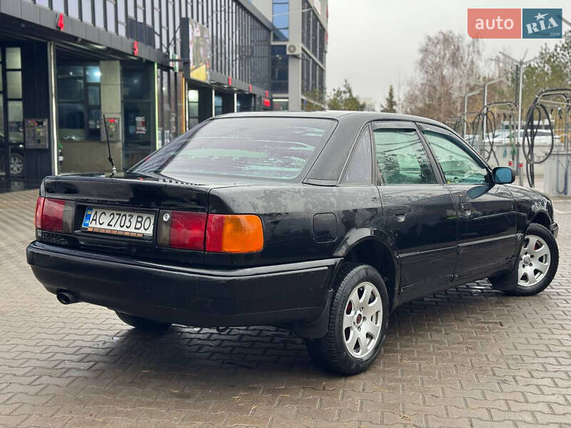 Седан Audi 100 1992 в Ровно