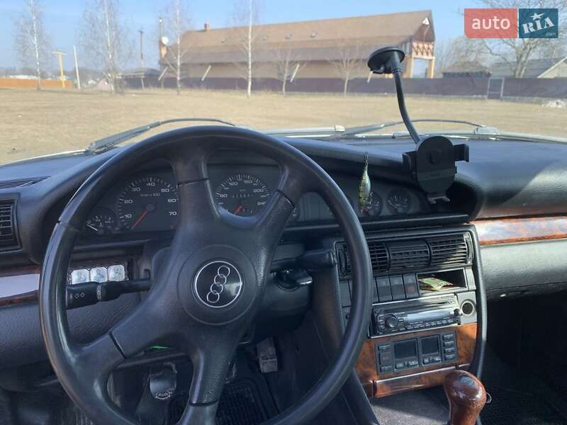 Седан Audi 100 1993 в Черновцах