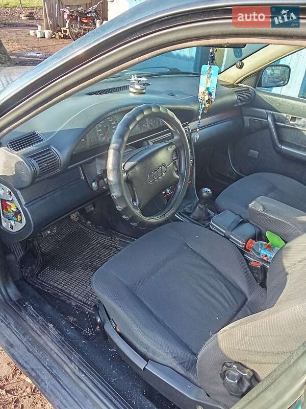 Седан Audi 100 1993 в Синельниковому