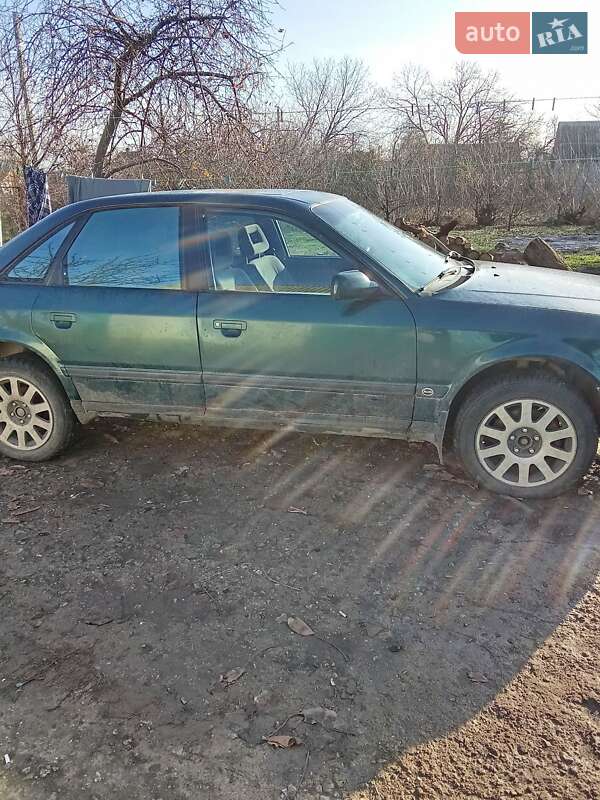 Седан Audi 100 1993 в Синельниковому