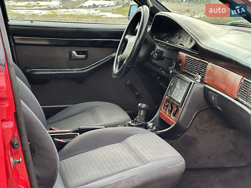 Седан Audi 100 1988 в Дрогобыче