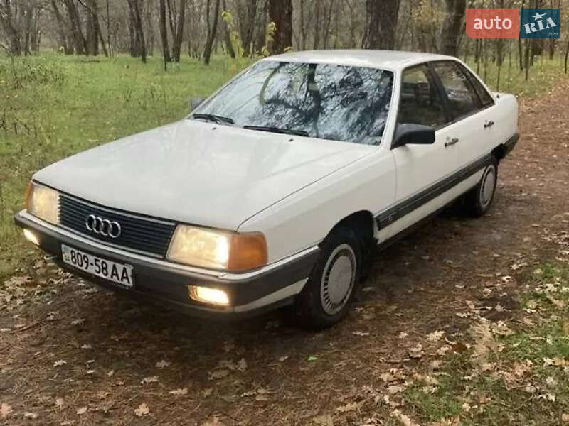 Седан Audi 100 1985 в Дніпрі фото 5 Седан Audi 100 1985 в Дніпрі