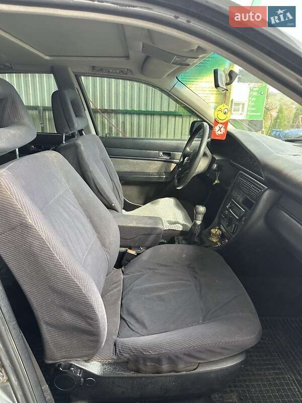 Седан Audi 100 1991 в Черновцах