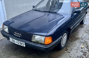 Седан Audi 100 1983 в Млинове