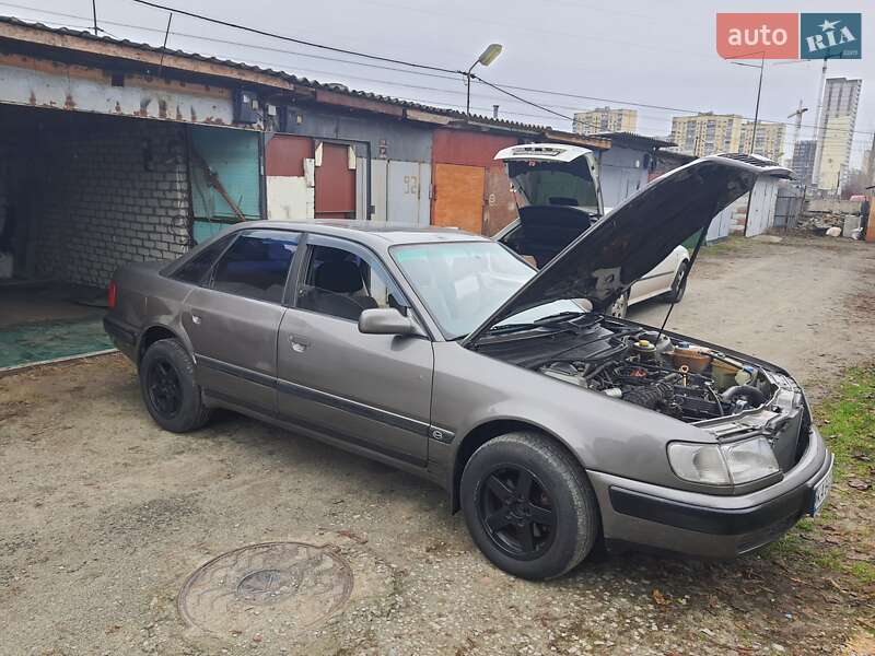 Седан Audi 100 1993 в Києві