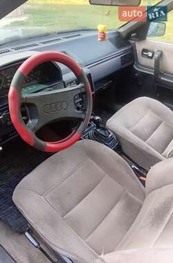 Седан Audi 100 1987 в Торчине