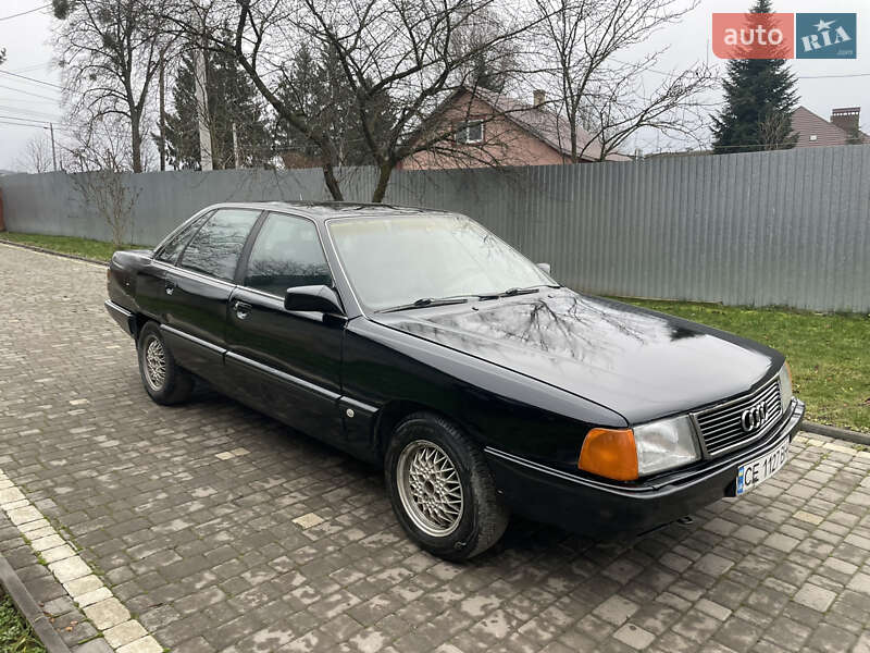 Седан Audi 100 1989 в Черновцах