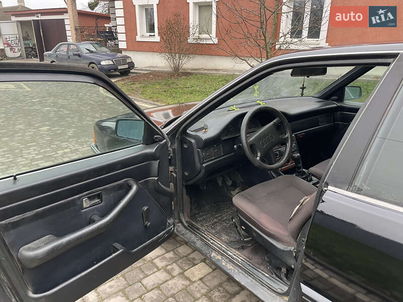 Седан Audi 100 1989 в Черновцах