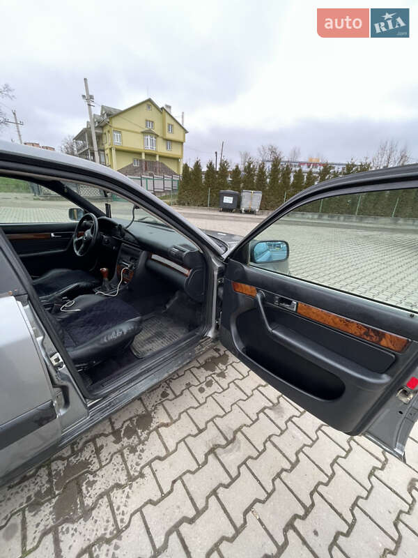 Седан Audi 100 1993 в Черновцах
