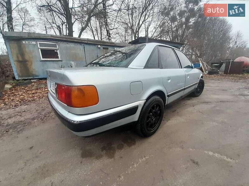 Седан Audi 100 1991 в Обухове