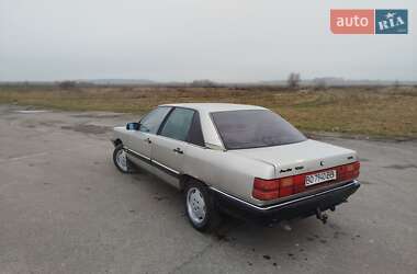Седан Audi 100 1989 в Березному