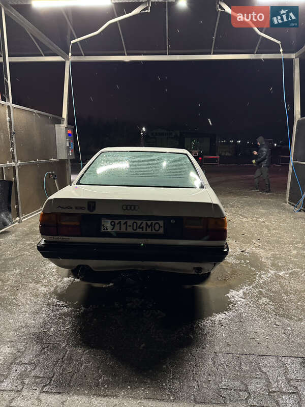 Седан Audi 100 1990 в Чернівцях