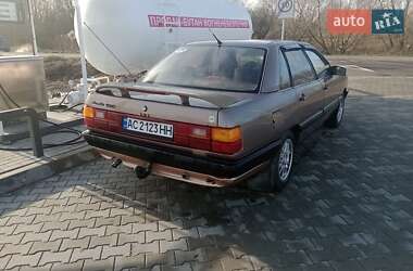 Седан Audi 100 1987 в Луцьку