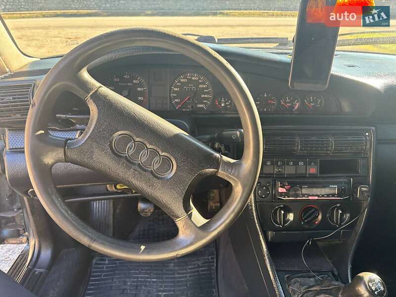 Седан Audi 100 1992 в Скалате