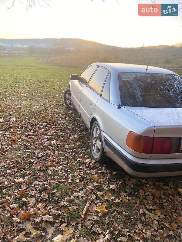 Седан Audi 100 1993 в Чернівцях