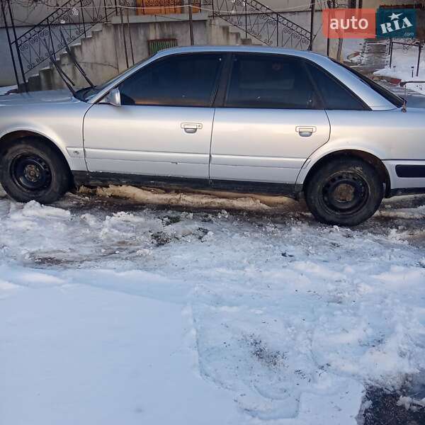 Седан Audi 100 1993 в Чернівцях