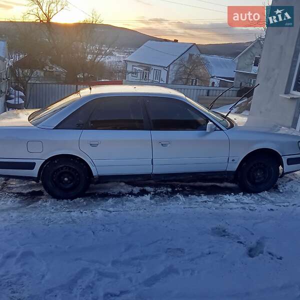 Седан Audi 100 1993 в Черновцах