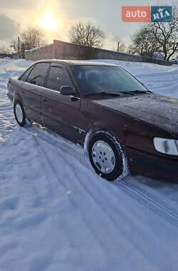 Седан Audi 100 1991 в Остроге