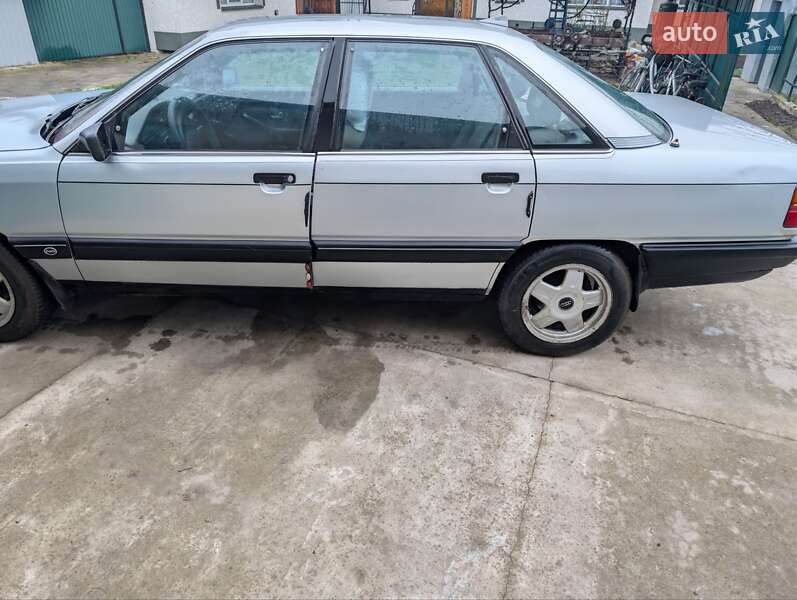 Седан Audi 100 1989 в Чорткове