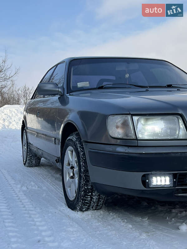 Седан Audi 100 1992 в Ровно